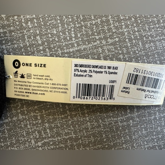 Hue Winter Snowflake Socks Black White and Red size OS - Picture 7 of 8